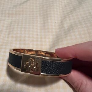 Tory Burch navy and gofld bangle. Excellent condition worn twice w/ jewelry bag
